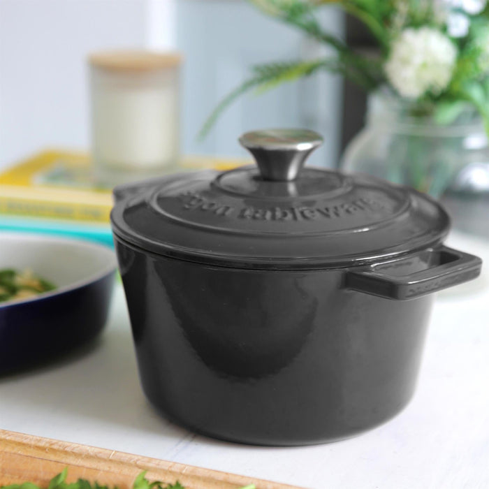 2.8L Dark Grey Round Cast Iron Casserole Dish