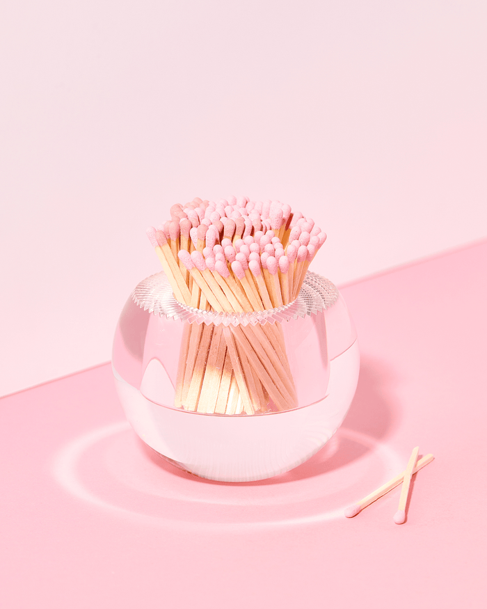 CLEAR ACRYLIC MATCH STRIKER with LT. PINK MATCHES