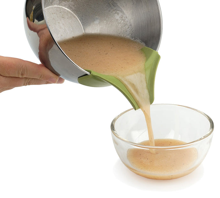 SLIP-ON POUR SPOUT