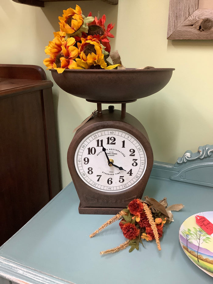 Time scale clock