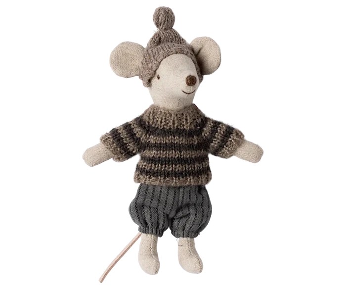 Winter Mouse, Big Brother with Ski Set