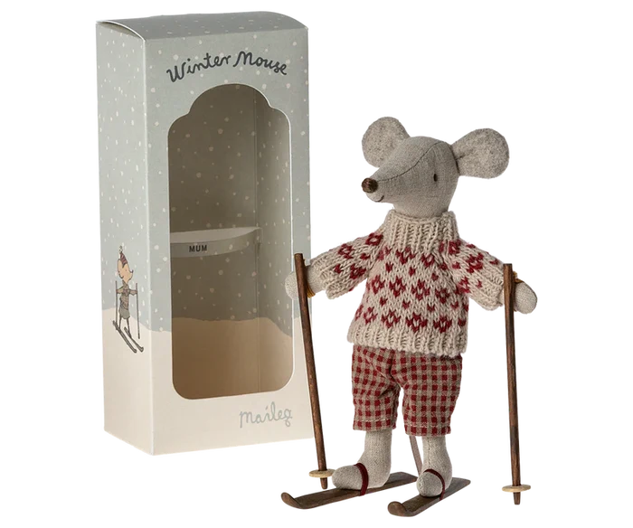 Winter Mouse, Mum with Ski Set